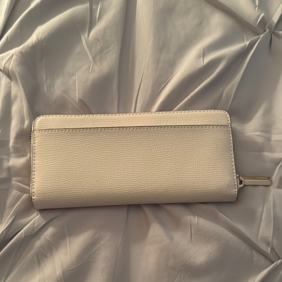 Kate Spade Cream Leather Wallet with Gold Zipper - Picture 4 of 7